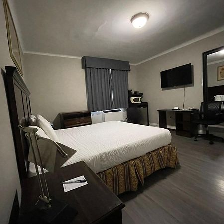 Travelodge By Wyndham London Ontario Εξωτερικό φωτογραφία