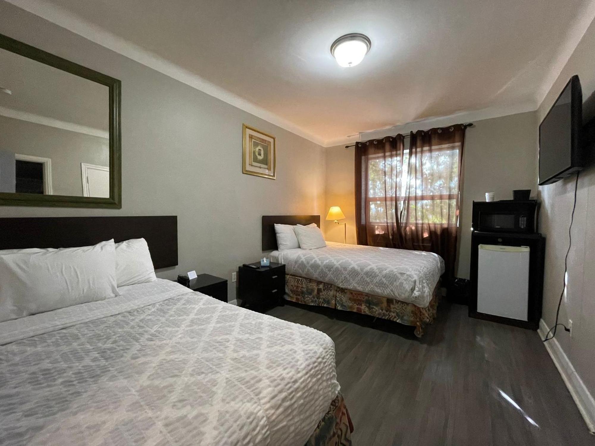 Travelodge By Wyndham London Ontario Εξωτερικό φωτογραφία