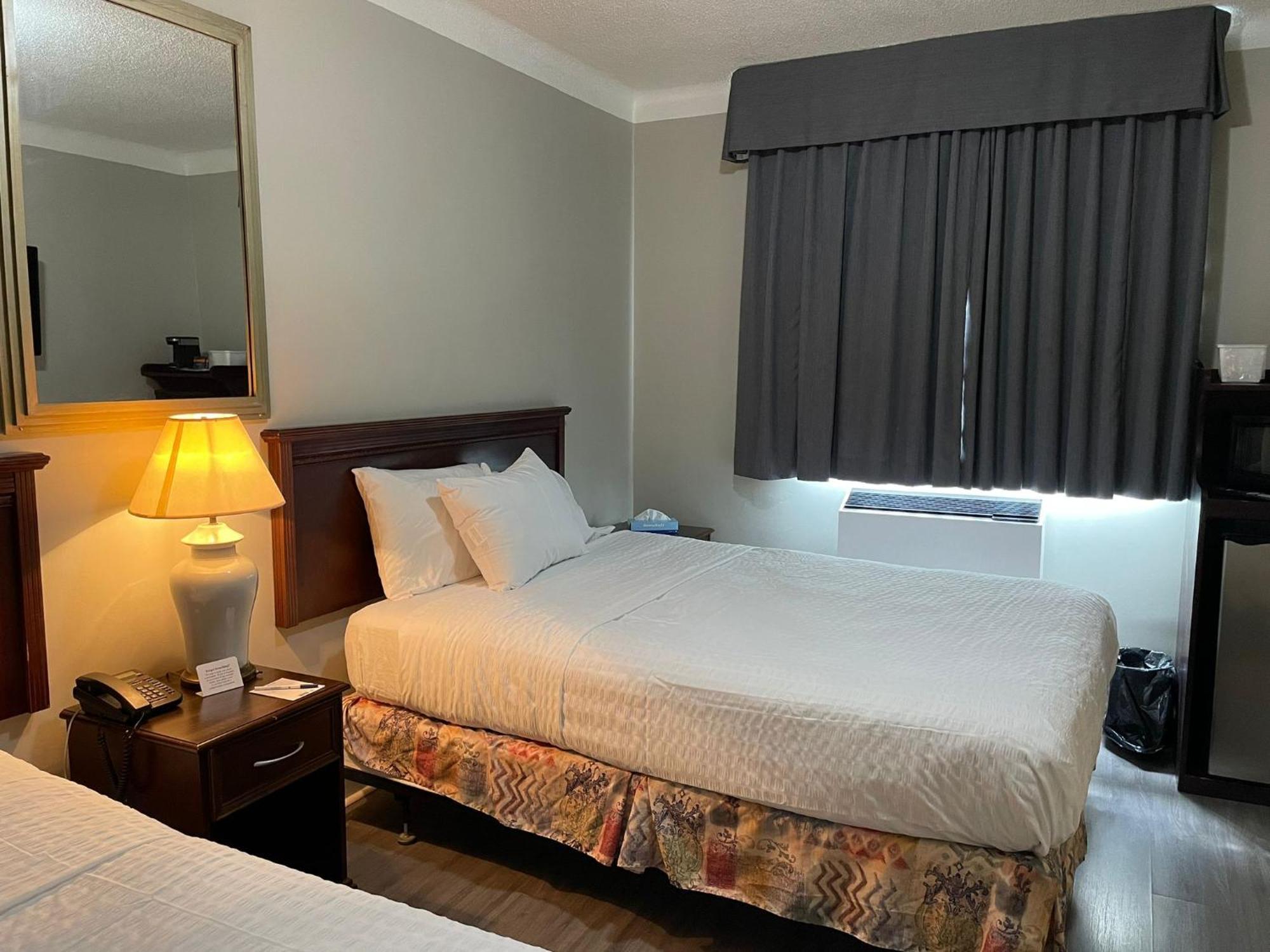 Travelodge By Wyndham London Ontario Εξωτερικό φωτογραφία